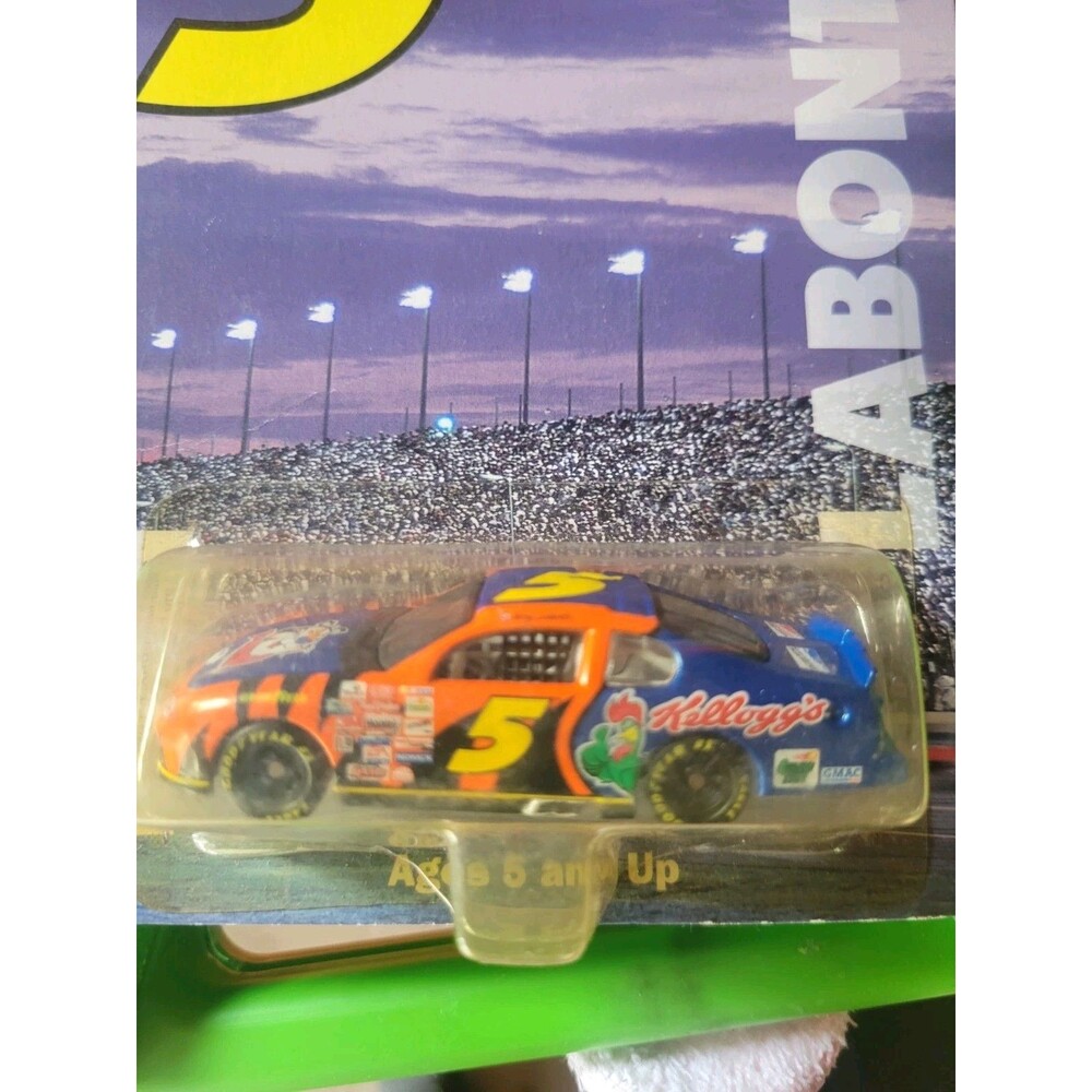 Car Diecast NASCAR 2001 Terry Labonte Tony Tiger Kellogg's TC Issue #2 - Picture 2 of 8